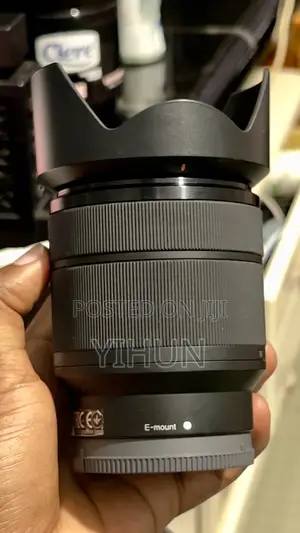 Sony 28-70