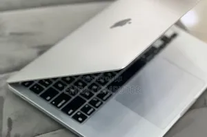 New Laptop Apple MacBook Pro 2022 M2 8GB Apple M2 SSD 512GB