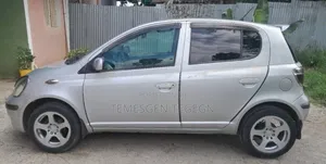 Toyota Vitz 2004 Silver