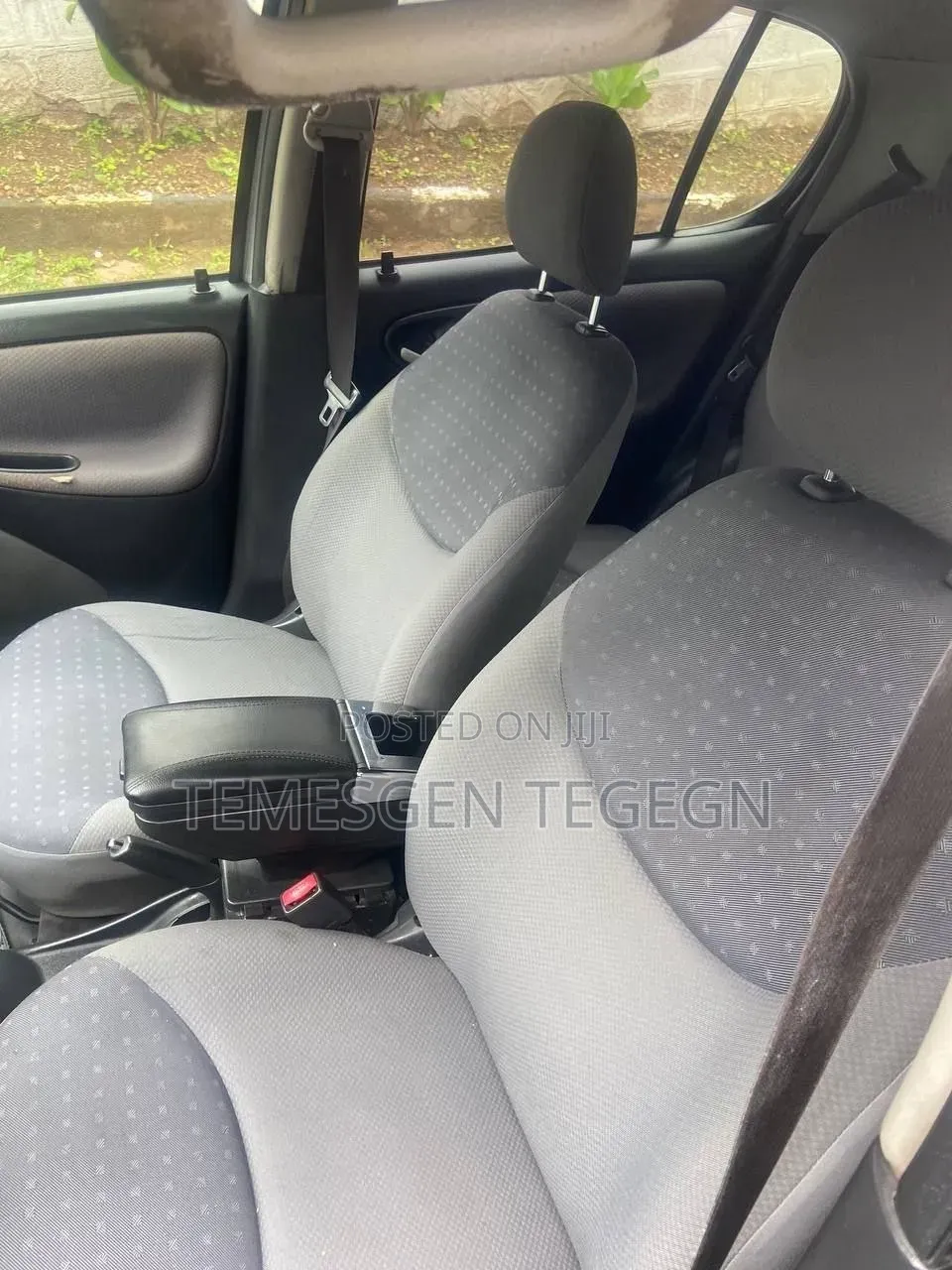 Toyota Vitz 2004 Silver