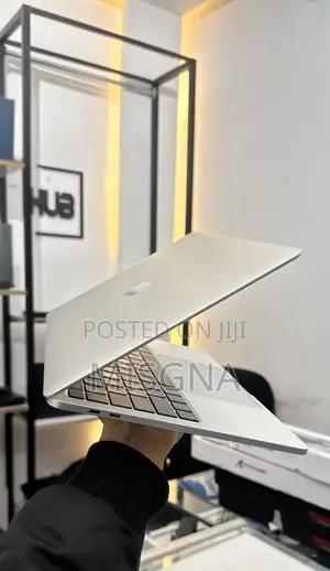 Laptop Apple MacBook Pro 2023 M2 Pro 8GB Apple M2 SSD 256GB