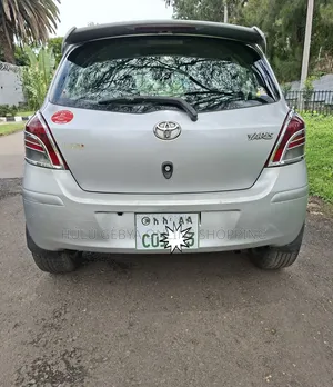 Toyota Yaris 2010 Silver