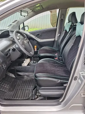 Toyota Yaris 2010 Silver