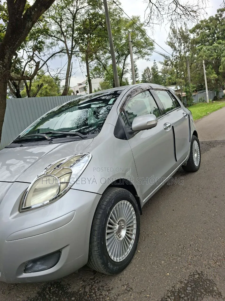 Toyota Yaris 2010 Silver