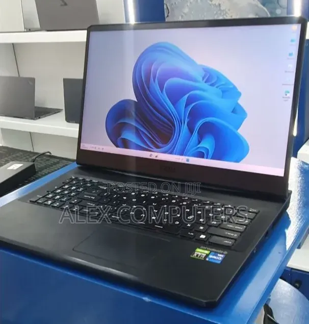New Laptop MSI GP75 Leopard 16GB Intel Core i7 SSD 1T