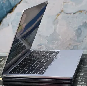New Laptop Apple MacBook Air 2025 M4 16GB Apple M4 SSD 256GB