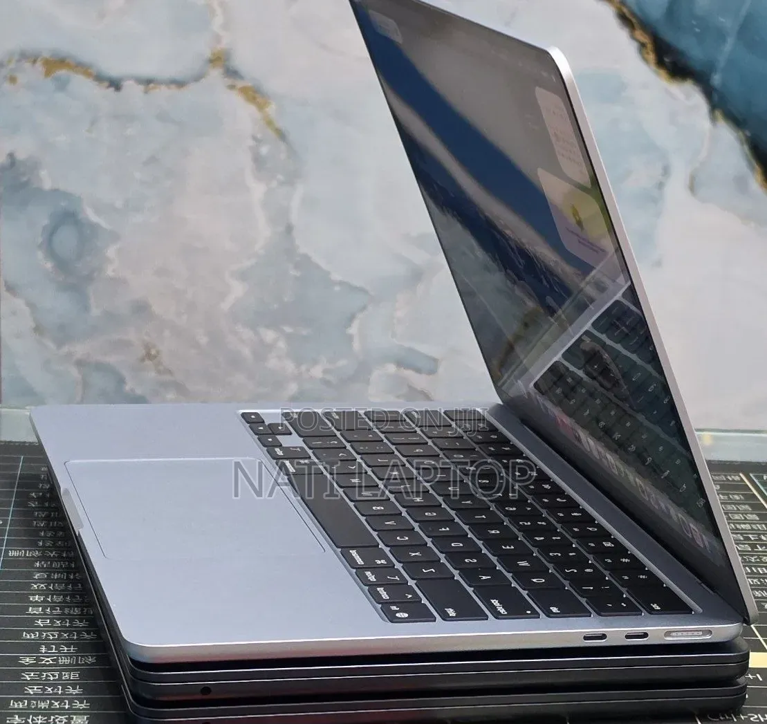 New Laptop Apple MacBook Air 2025 M4 16GB Apple M4 SSD 256GB