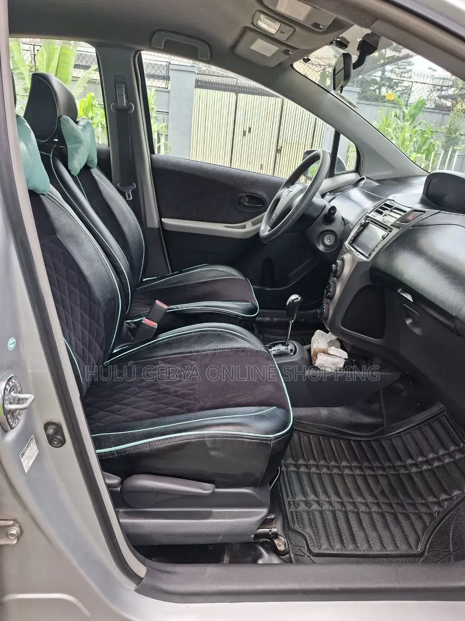 Toyota Yaris 2010 Silver
