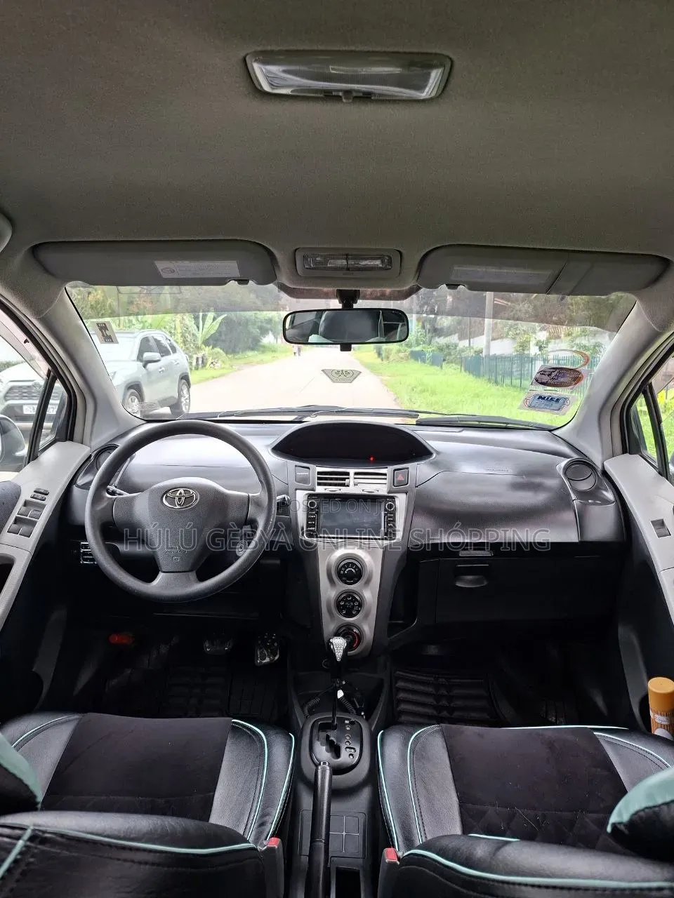 Toyota Yaris 2010 Silver