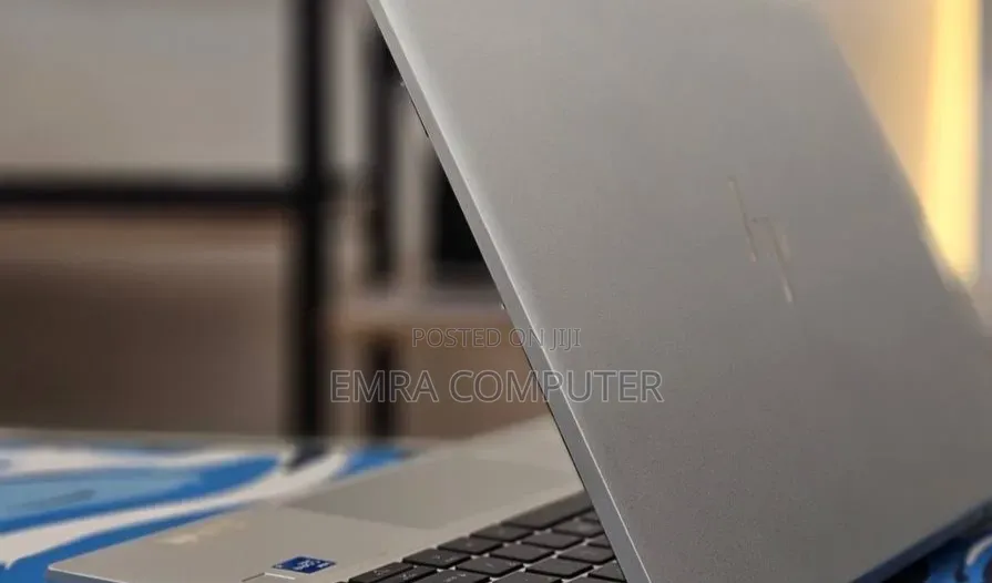 New Laptop HP EliteBook 1040 G8 16GB Intel Core i5 SSD 512GB