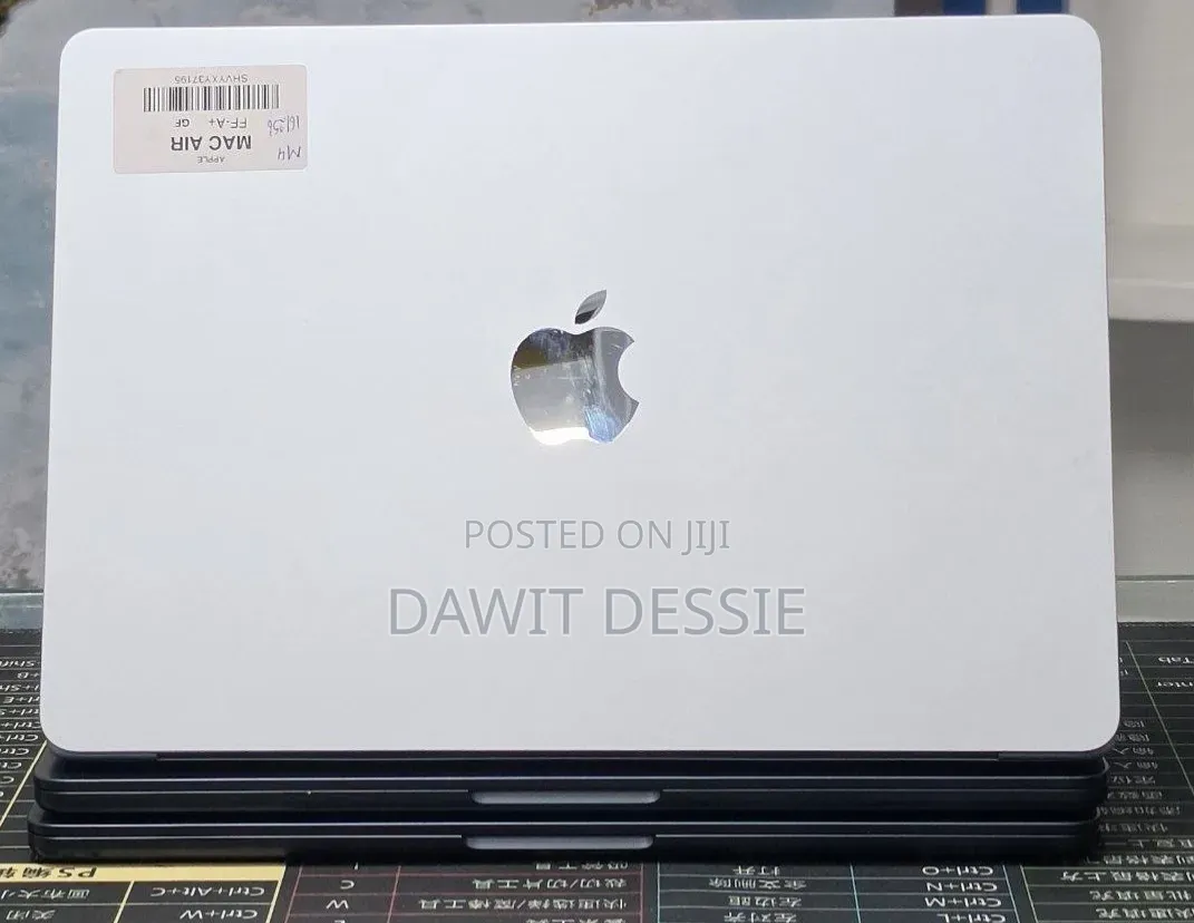 New Laptop Apple MacBook Air 2025 M4 16GB Apple M4 SSD 256GB
