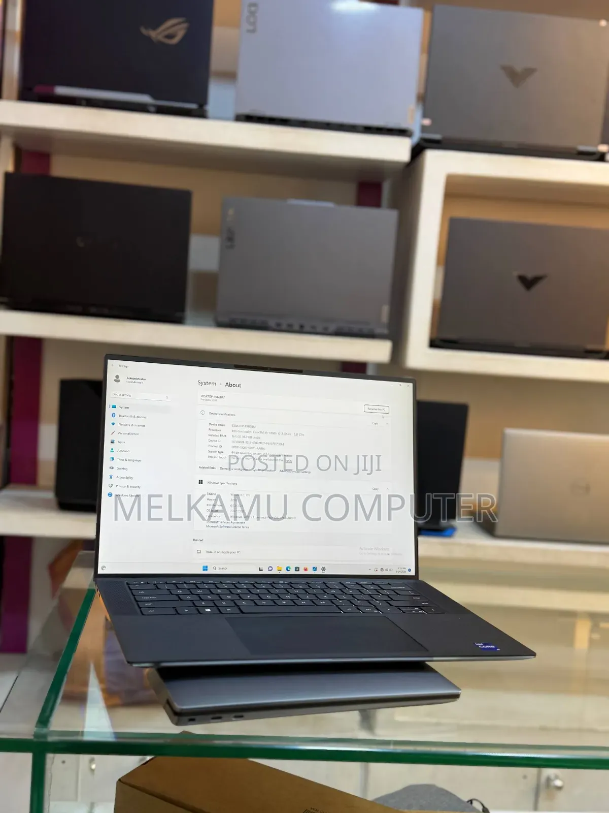 New Laptop Dell Precision 5560 16GB Intel Core i9 SSD 512GB