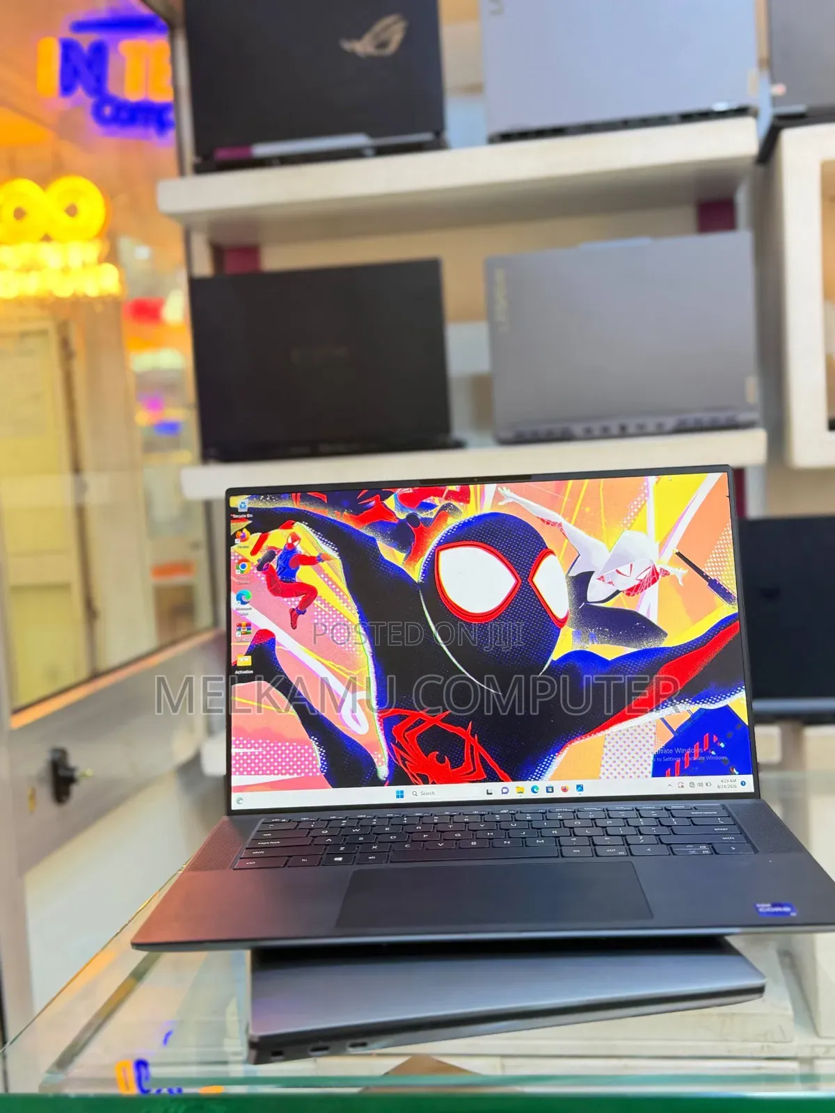 New Laptop Dell Precision 5560 16GB Intel Core i9 SSD 512GB