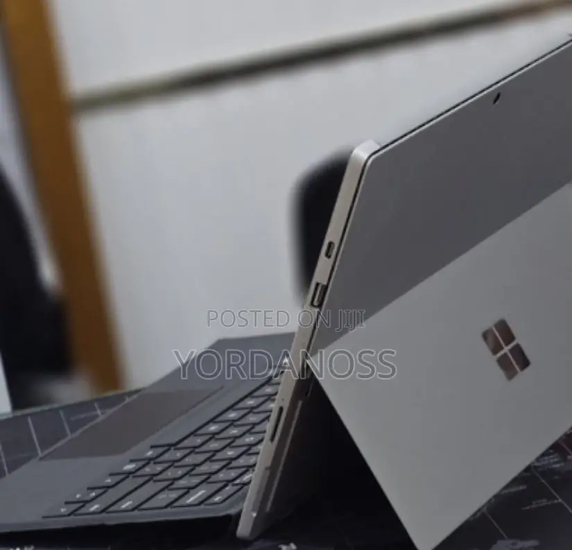 New Laptop Microsoft Surface Pro 7 16GB Intel Core i5 SSD 256GB