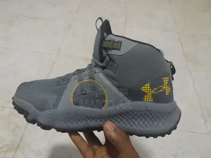 Under Armour Charged Maven