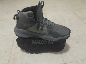 Under Armour Charged Maven