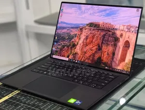 New Laptop Dell Precision 5560 16GB Intel Core i9 SSD 512GB