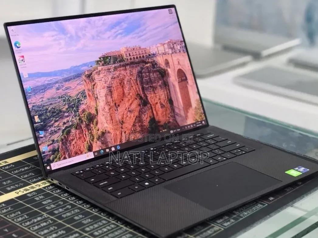 New Laptop Dell Precision 5560 16GB Intel Core i9 SSD 512GB