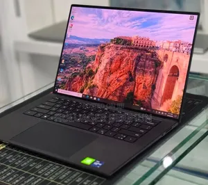 New Laptop Dell Precision 5560 16GB Intel Core i9 SSD 512GB