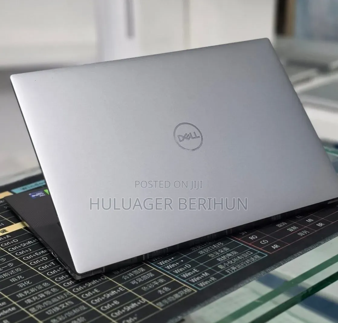 New Laptop Dell Precision 5560 16GB Intel Core i9 SSD 512GB