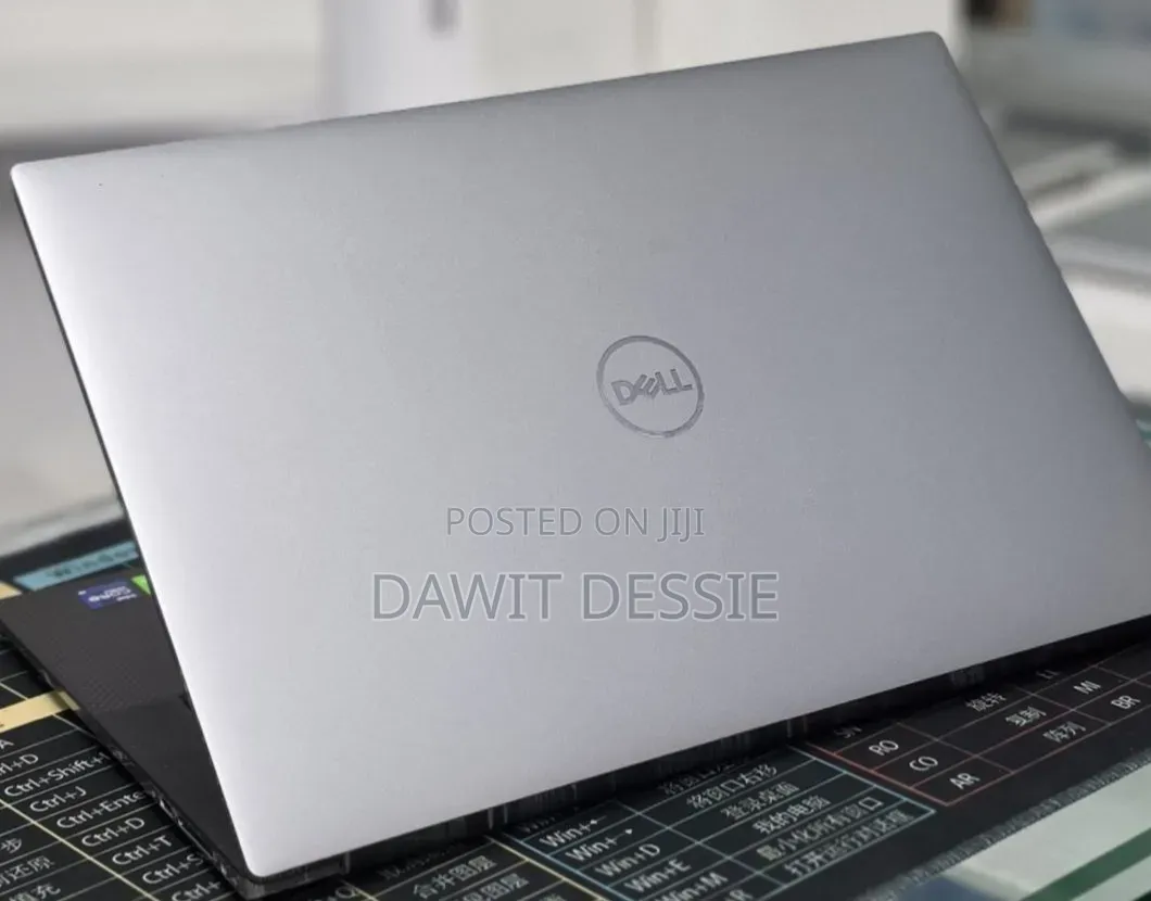 New Laptop Dell Precision 5560 16GB Intel Core i9 SSD 512GB