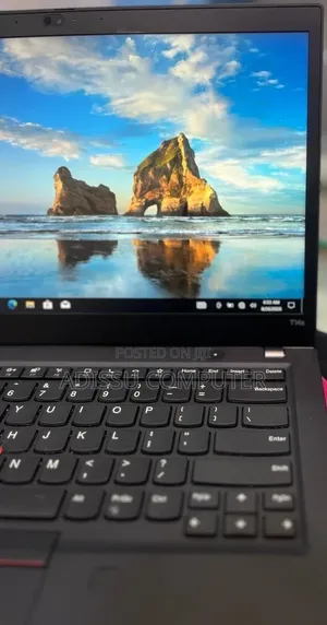 New Laptop Lenovo ThinkPad T14s G4 16GB Intel Core i7 SSD 512GB