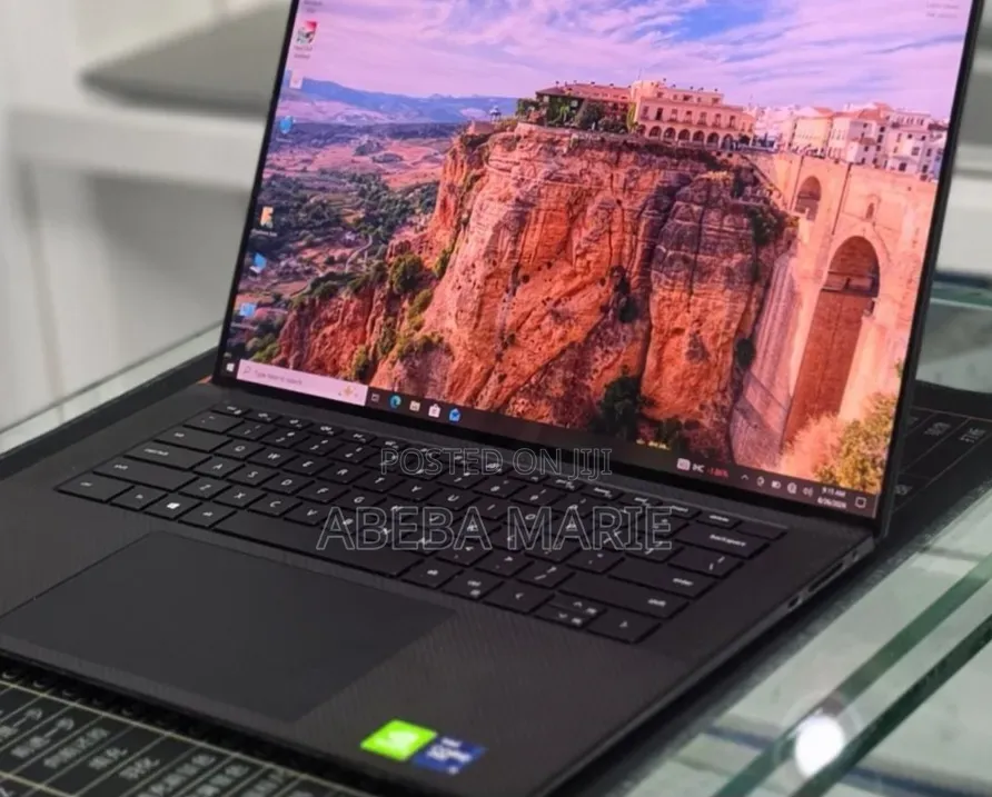 New Laptop Dell Precision 5560 16GB Intel Core i9 SSD 512GB