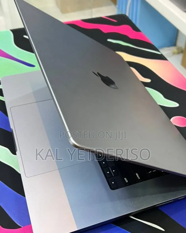 New Laptop Apple MacBook Pro 2021 M1 32GB Apple M1 SSD 512GB