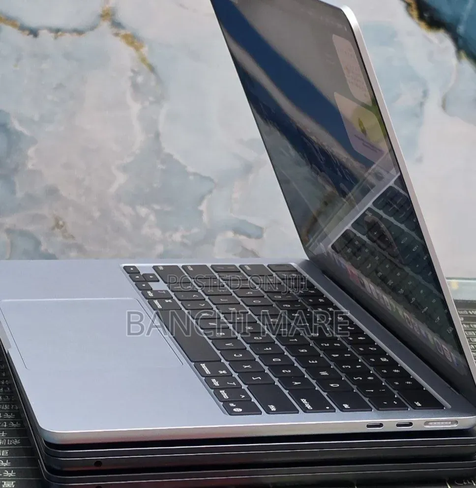 New Laptop Apple MacBook Air 2025 M4 16GB Apple M4 SSD 256GB