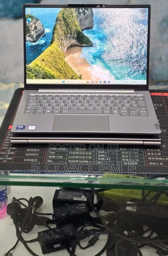 New Laptop Lenovo ThinkBook 14 G8 IAL 16GB Intel Core Ultra 7 SSD 512GB