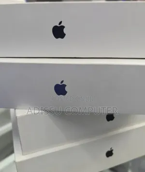 New Laptop Apple MacBook Pro 2025 M5 16GB Apple M5 SSD 512GB