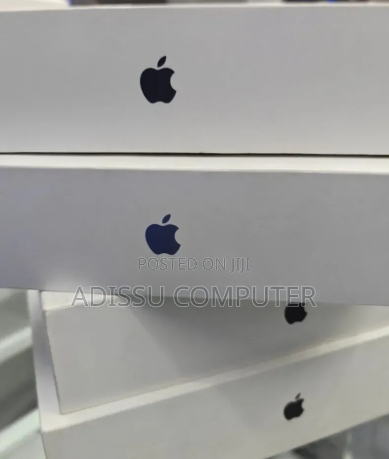 New Laptop Apple MacBook Pro 2025 M5 16GB Apple M5 SSD 512GB
