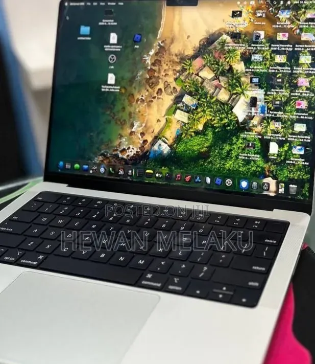 New Laptop Apple MacBook Pro 2023 M3 Pro 8GB Apple M3 SSD 512GB