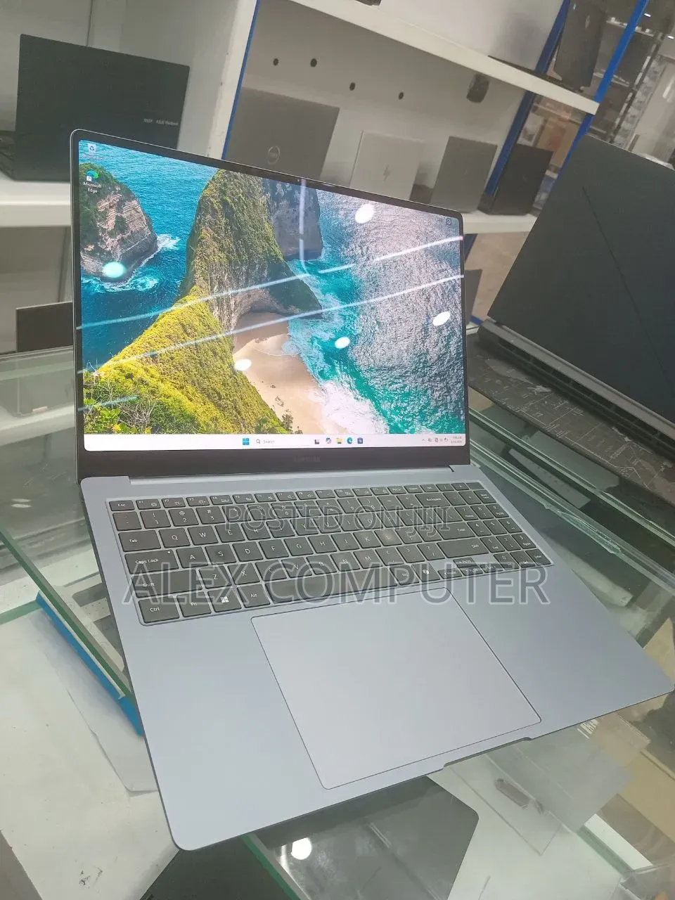 New Laptop Samsung 32GB Intel Core Ultra 9 SSD 1T