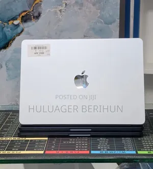 New Laptop Apple MacBook Air 2025 M4 16GB Apple M4 SSD 256GB
