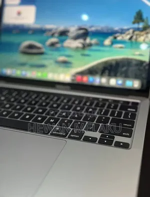 New Laptop Apple MacBook Pro 2020 M1 8GB Apple M1 SSD 256GB