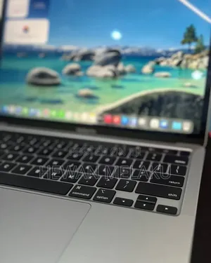 New Laptop Apple MacBook Pro 2020 M1 8GB Apple M1 SSD 256GB