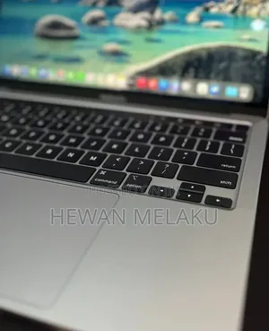 New Laptop Apple MacBook Pro 2020 M1 8GB Apple M1 SSD 256GB