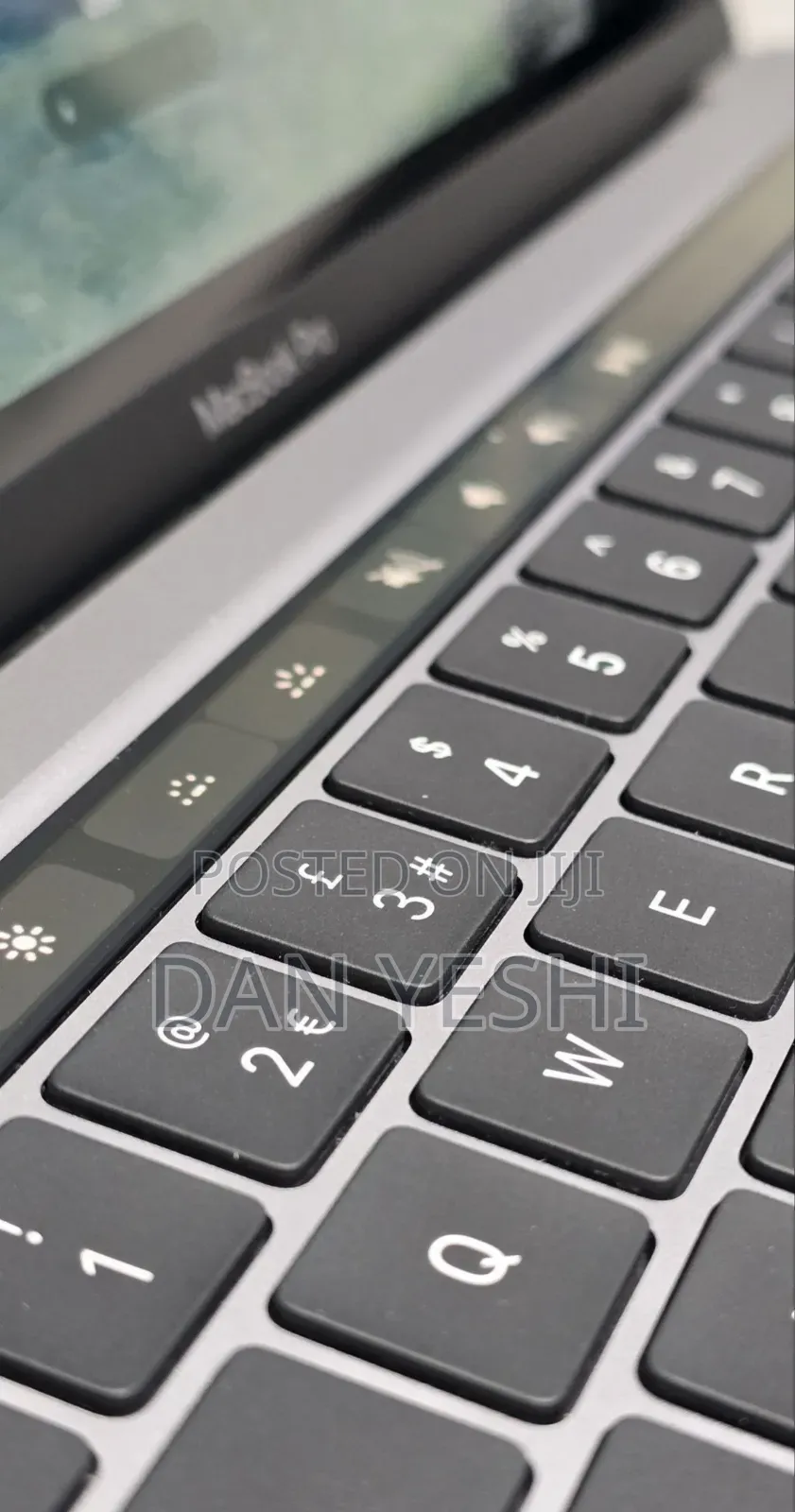 New Laptop Apple MacBook Pro 2020 M1 8GB Apple M1 SSD 512GB