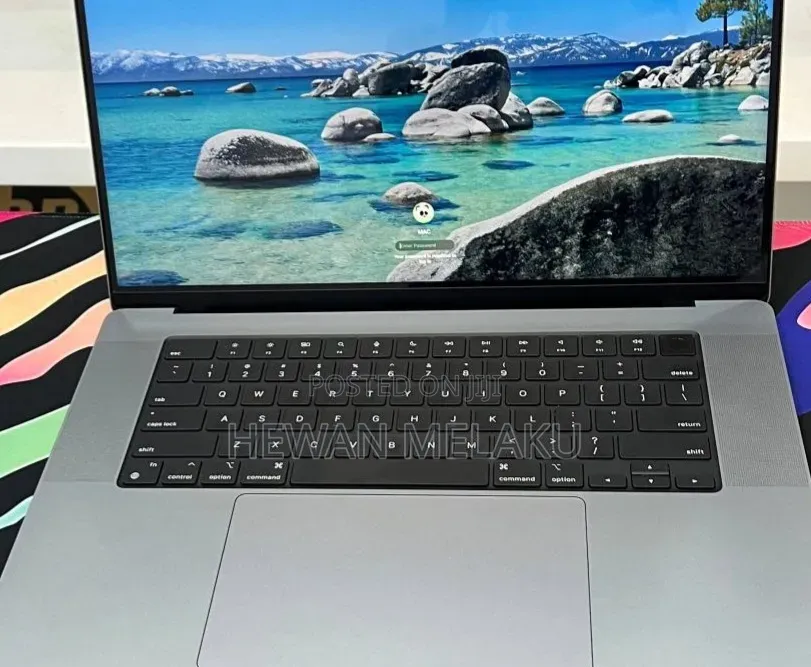 New Laptop Apple MacBook Pro 2021 M1 32GB Apple M1 Pro SSD 512GB