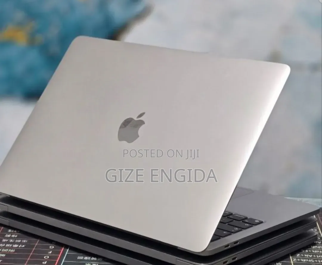 New Laptop Apple MacBook Pro 2020 M1 8GB Apple M1 SSD 512GB