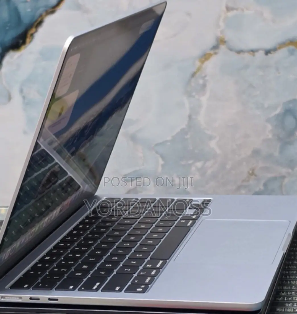 New Laptop Apple MacBook Air 2025 M4 16GB Apple M4 SSD 256GB