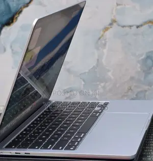 New Laptop Apple MacBook Air 2025 M4 16GB Apple M4 SSD 256GB