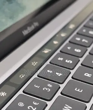 New Laptop Apple MacBook Pro 2020 M1 8GB Apple M1 SSD 512GB