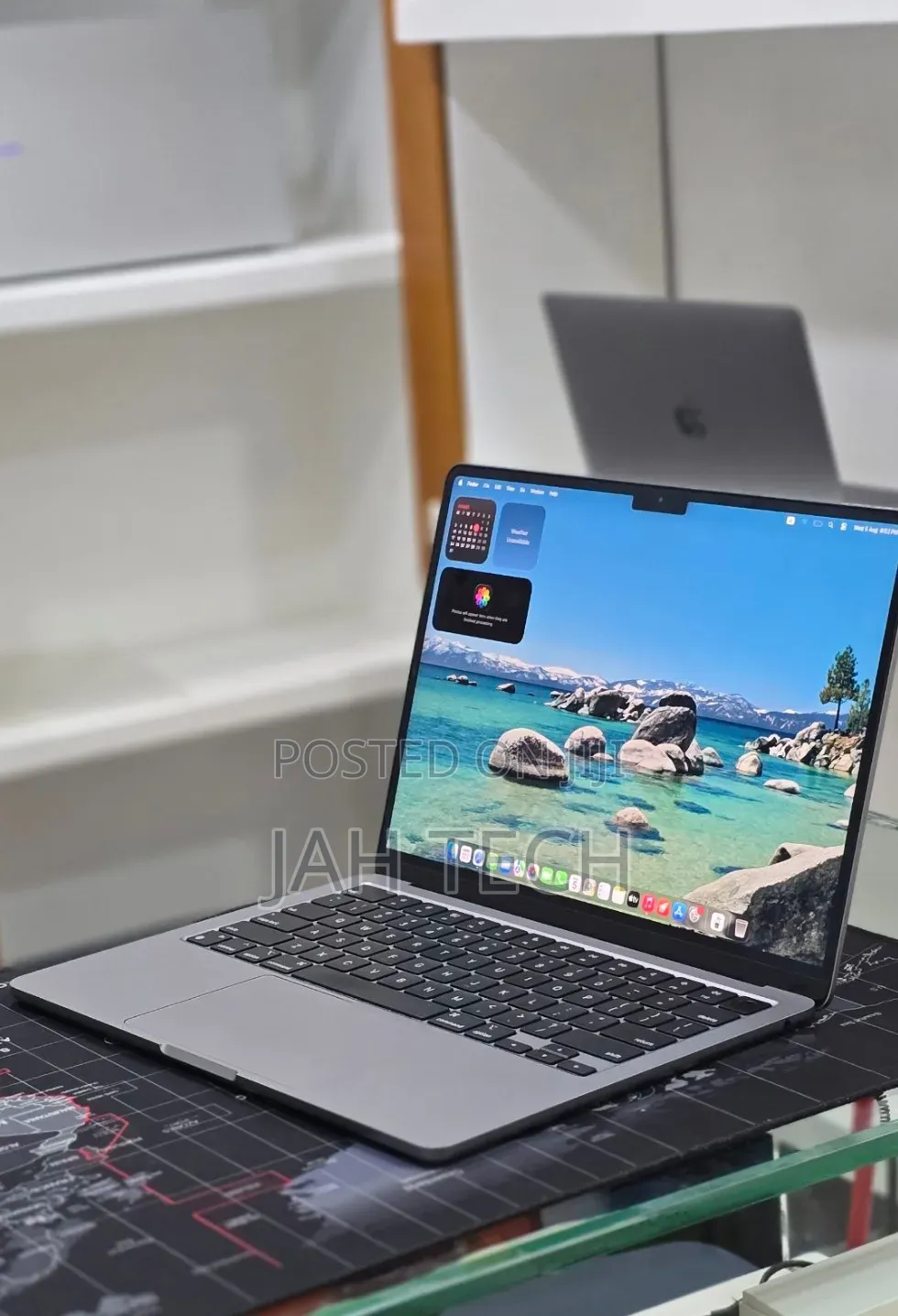 New Laptop Apple MacBook Air 2022 M2 16GB Apple M2 SSD 256GB