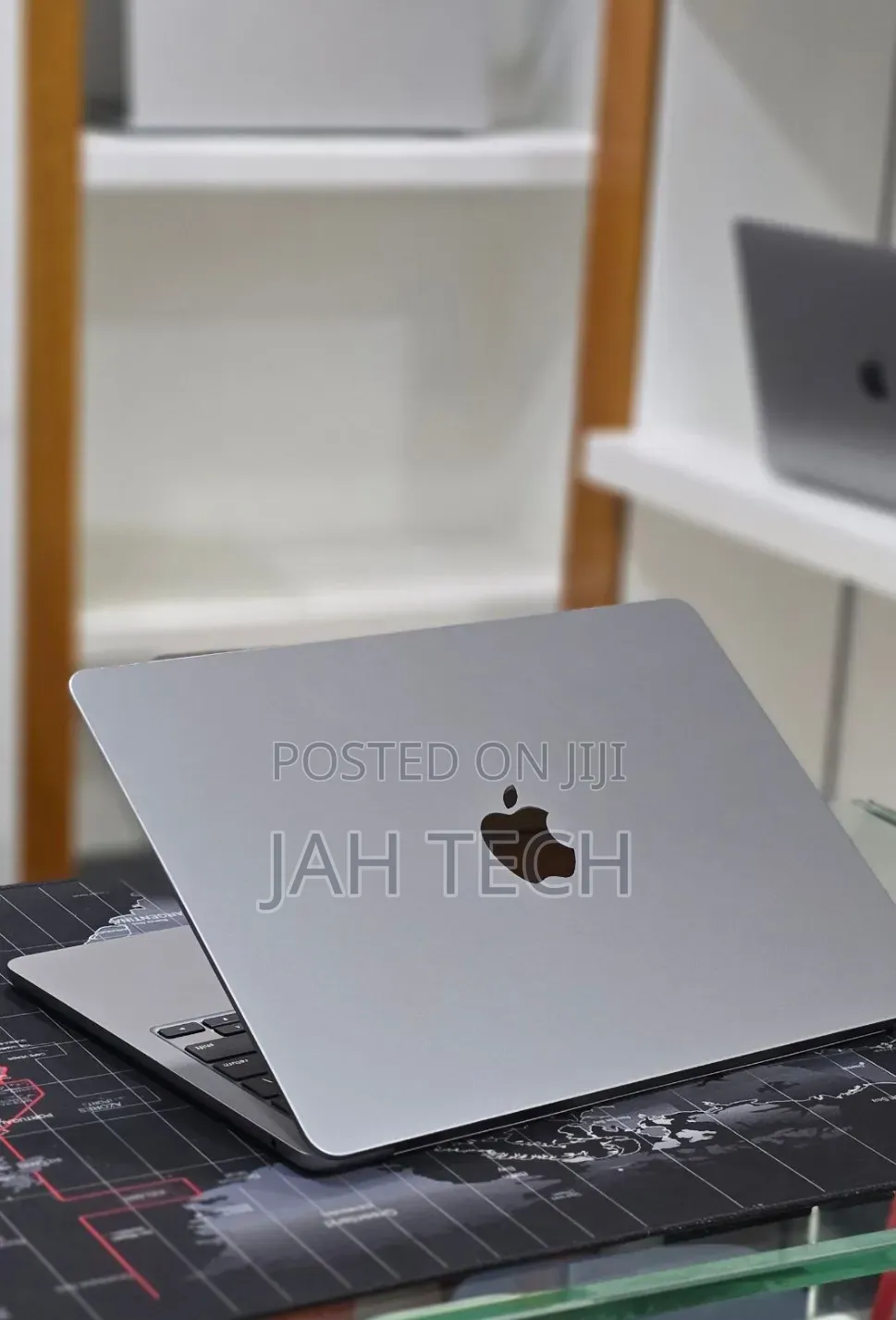 New Laptop Apple MacBook Air 2022 M2 16GB Apple M2 SSD 256GB