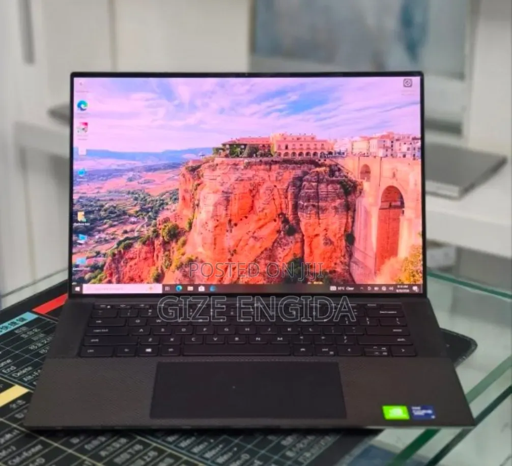 New Laptop Dell Precision 5560 16GB Intel Core i9 SSD 512GB