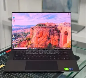 New Laptop Dell Precision 5560 16GB Intel Core i9 SSD 512GB
