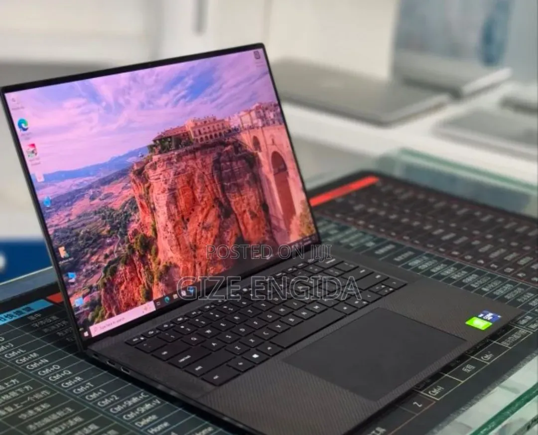 New Laptop Dell Precision 5560 16GB Intel Core i9 SSD 512GB