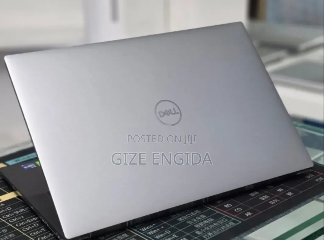 New Laptop Dell Precision 5560 16GB Intel Core i9 SSD 512GB